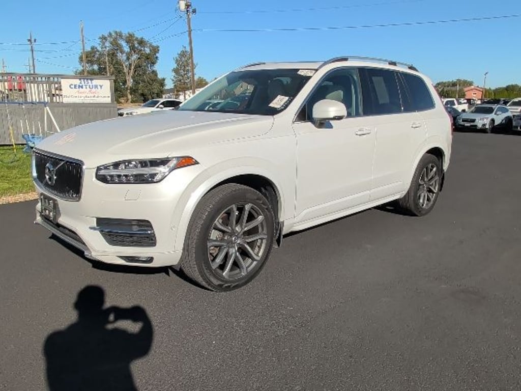 Used 2016 Volvo XC90 T6 Momentum SUV