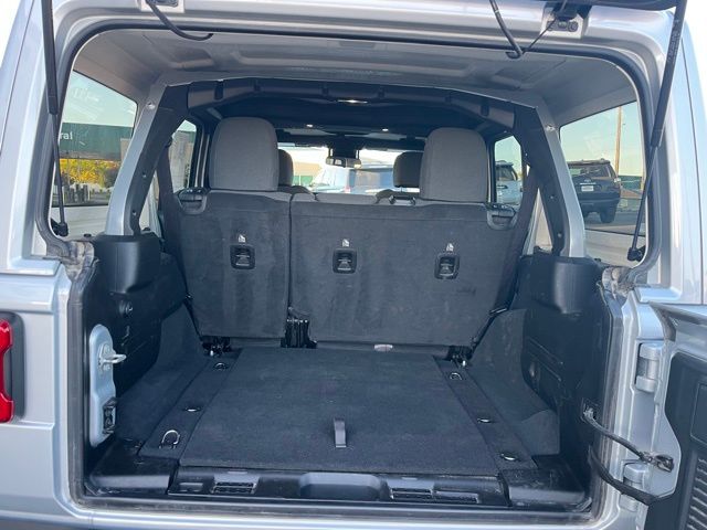 2024 Jeep Wrangler 4-Door Sahara - Photo 29