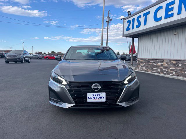Used 2025 Nissan Altima 2.5 SV Sedan