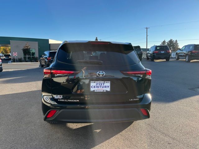 2024 Toyota Highlander LE - Photo 9