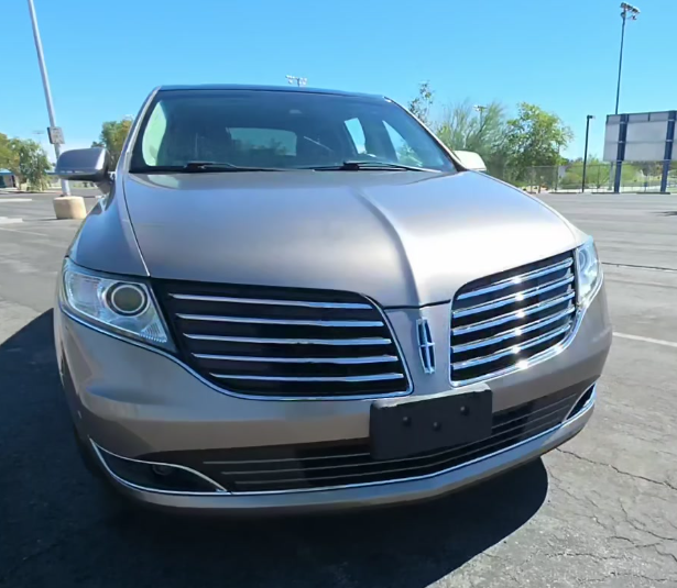Used 2018 Lincoln MKT Reserve SUV