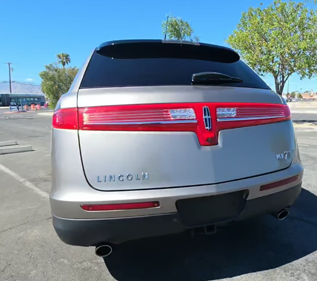 Used 2018 Lincoln MKT Reserve SUV
