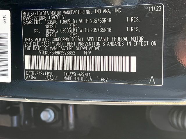 2024 Toyota Highlander LE - Photo 19