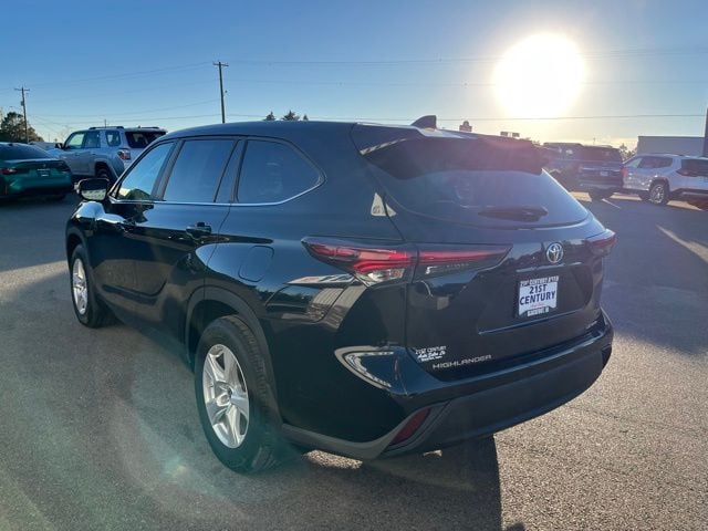 2024 Toyota Highlander LE - Photo 8