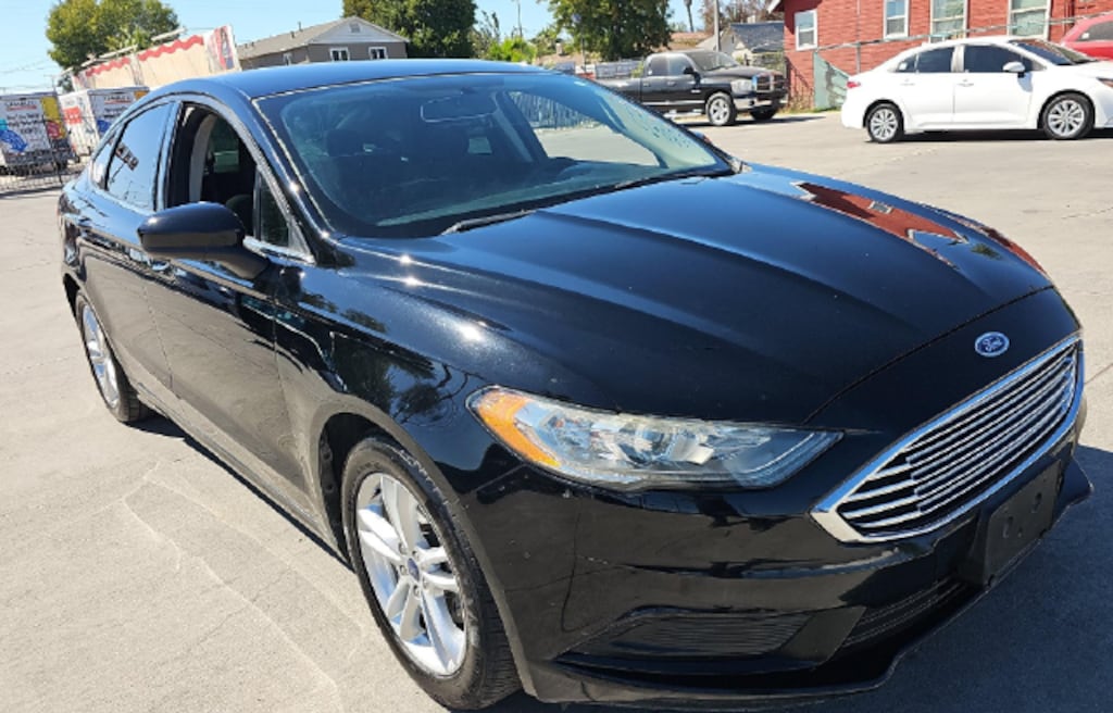 Used 2018 Ford Fusion SE Sedan