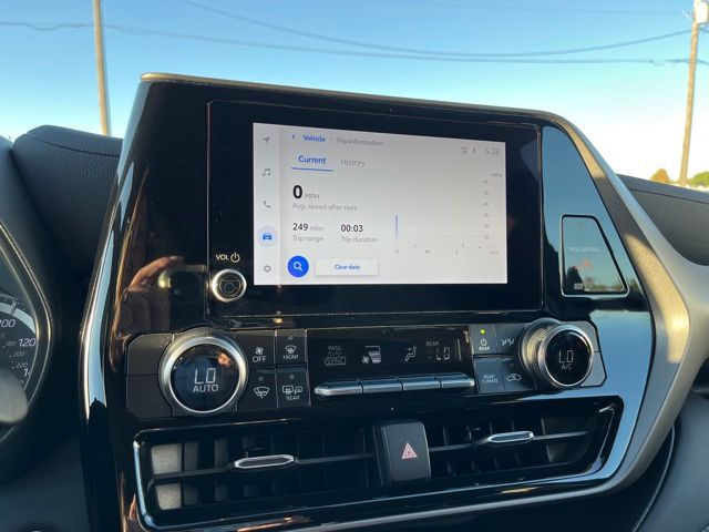 2024 Toyota Highlander LE - Photo 39