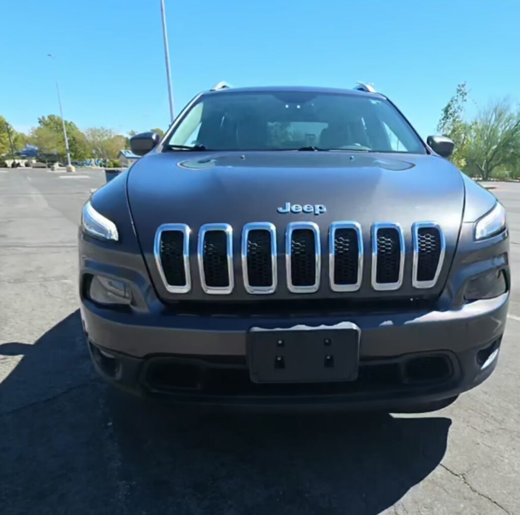 Used 2017 Jeep Cherokee Latitude 4x4 SUV