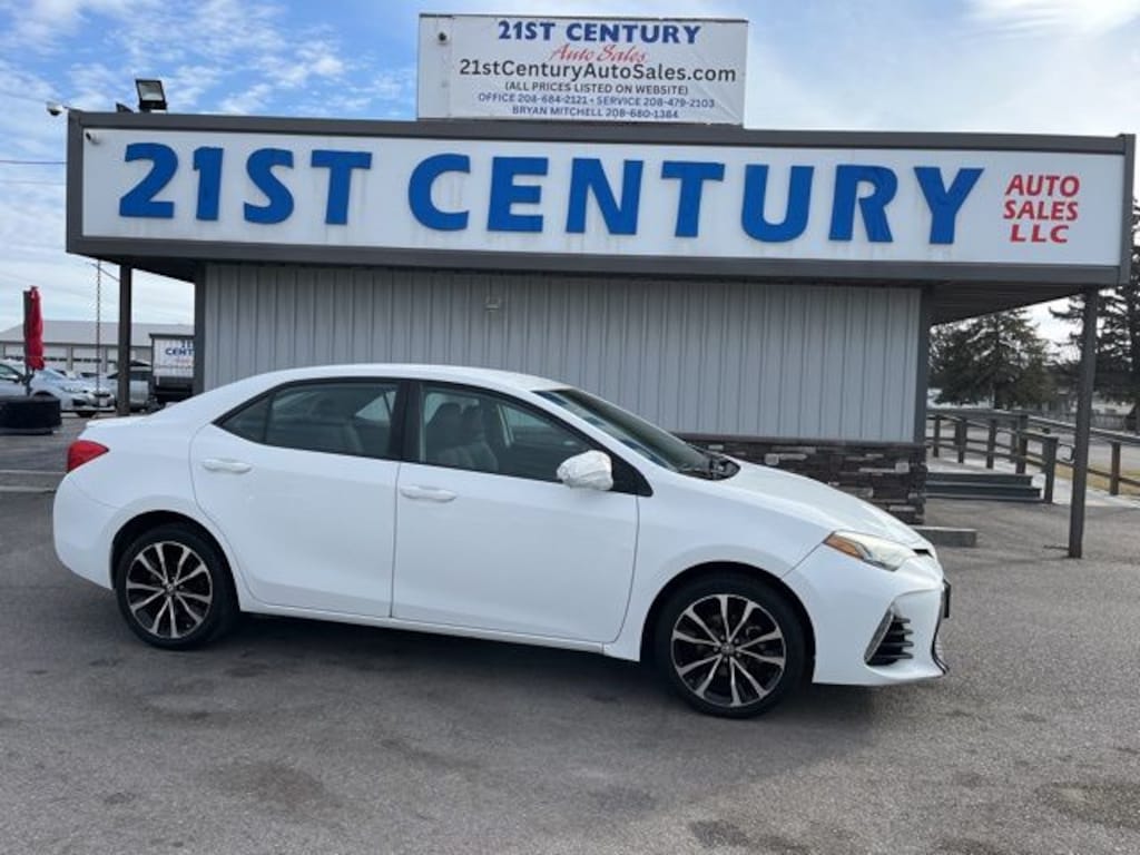 Used 2018 Toyota Corolla SE Sedan