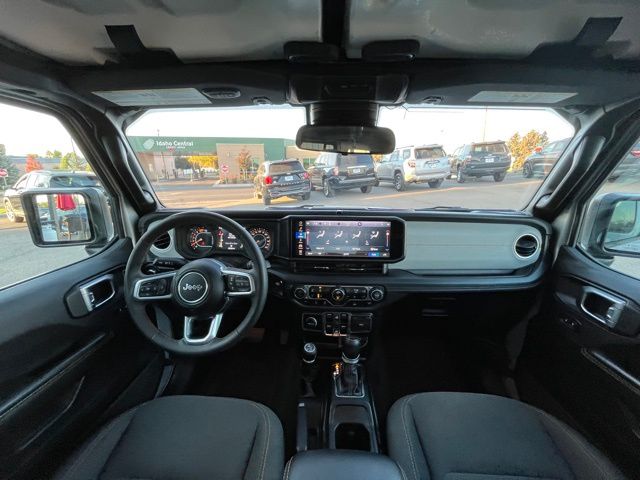 2024 Jeep Wrangler 4-Door Sahara - Photo 28