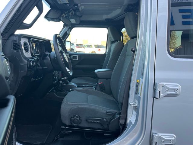 2024 Jeep Wrangler 4-Door Sahara - Photo 23