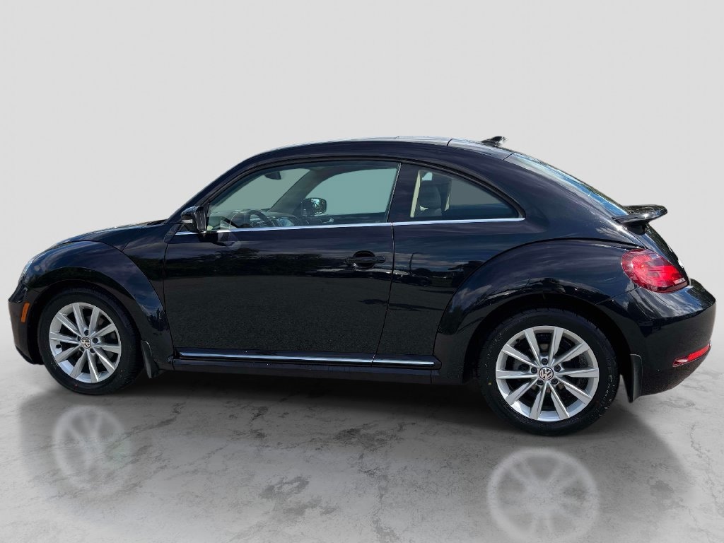Used 2019 Volkswagen Beetle 2.0T SE Hatchback