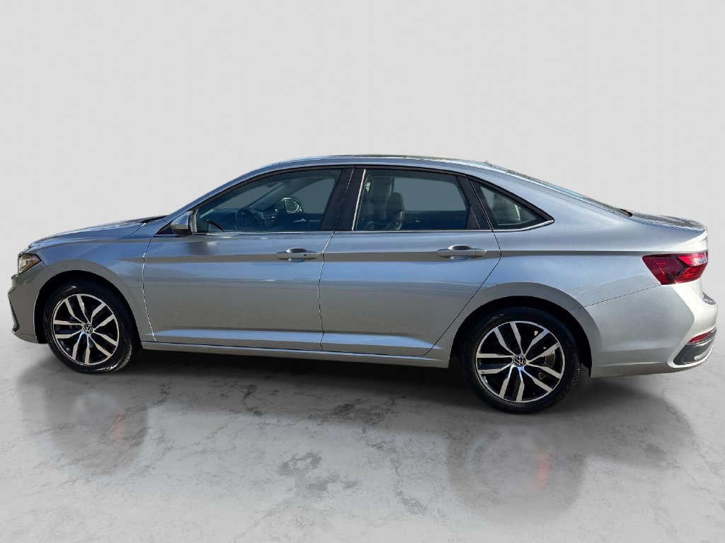 Certified 2025 Volkswagen Jetta 1.5T SE Sedan