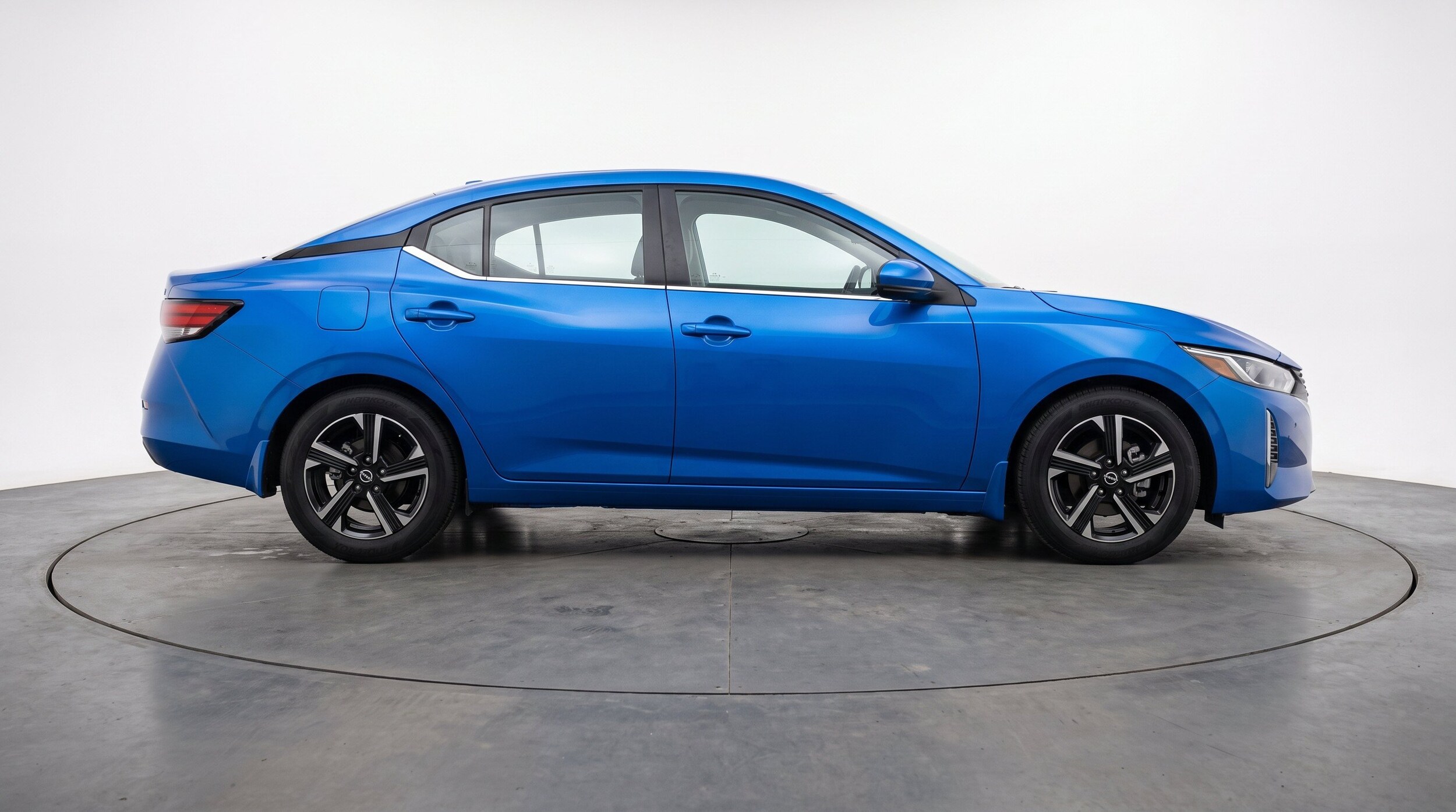 Thumbnail: 2025 Nissan Sentra - 10