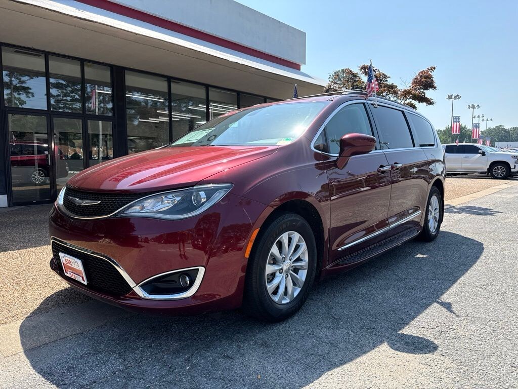 Used 2017 Chrysler Pacifica Touring-L Van