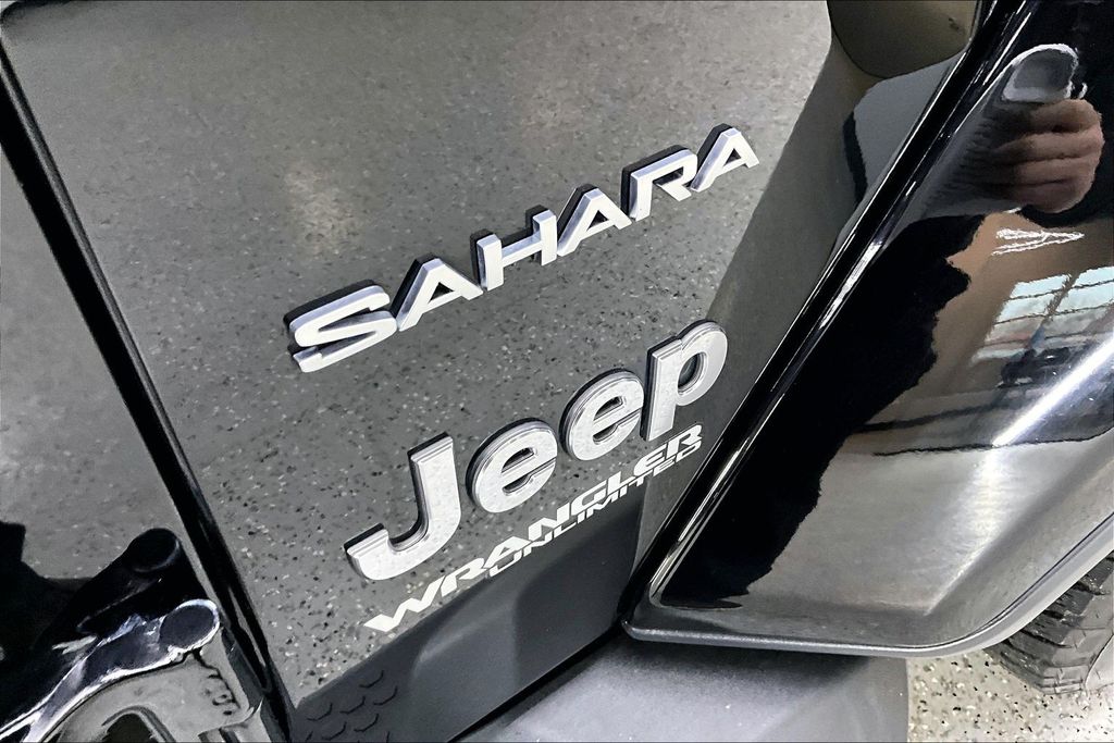 2020 Jeep Wrangler Unlimited Sahara - Photo 23