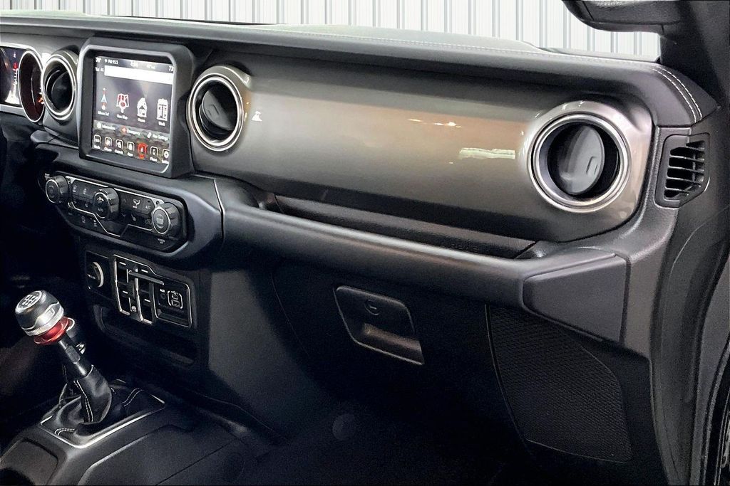 2020 Jeep Wrangler Unlimited Sahara - Photo 24
