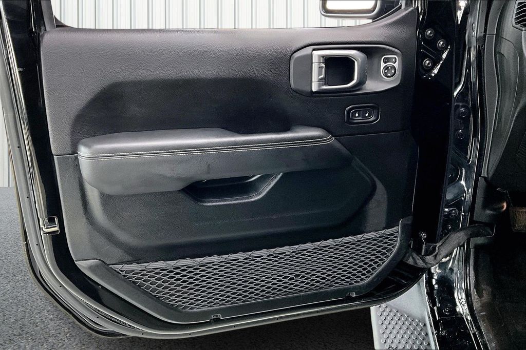 2020 Jeep Wrangler Unlimited Sahara - Photo 20