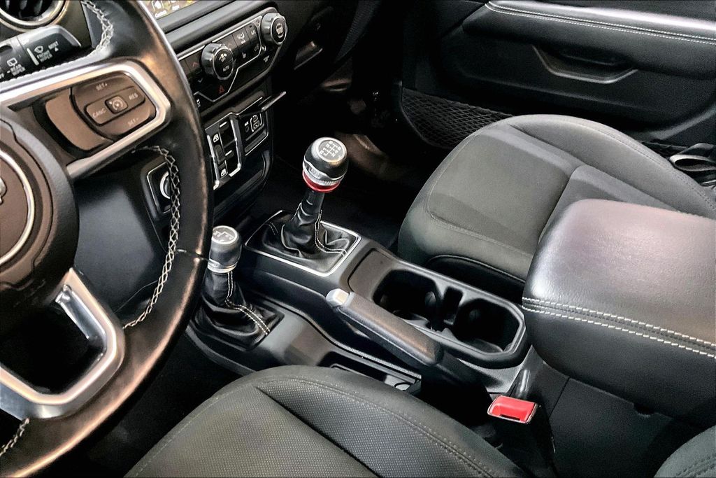 2020 Jeep Wrangler Unlimited Sahara - Photo 18