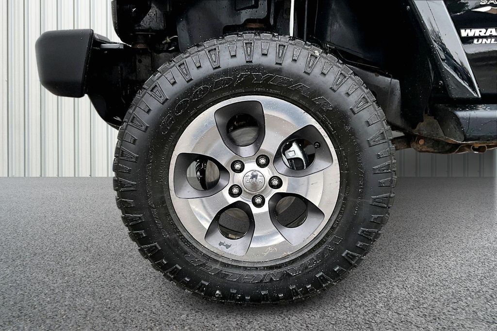 2017 Jeep Wrangler Unlimited Sahara - Photo 30