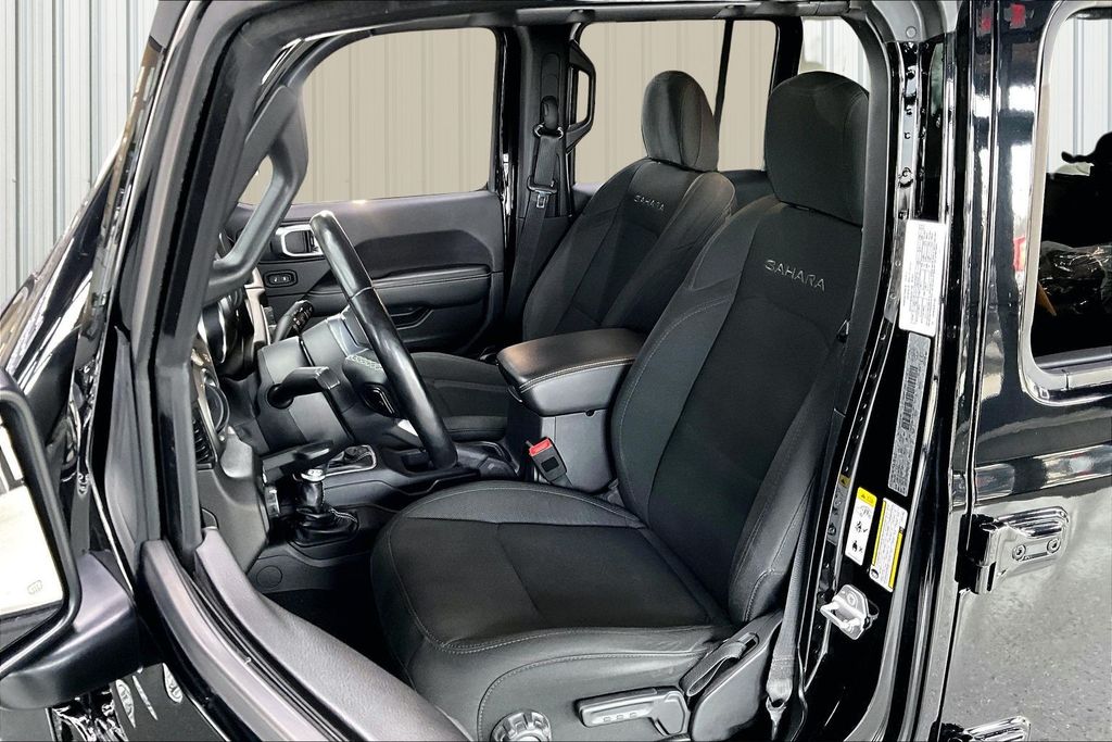 2020 Jeep Wrangler Unlimited Sahara - Photo 21