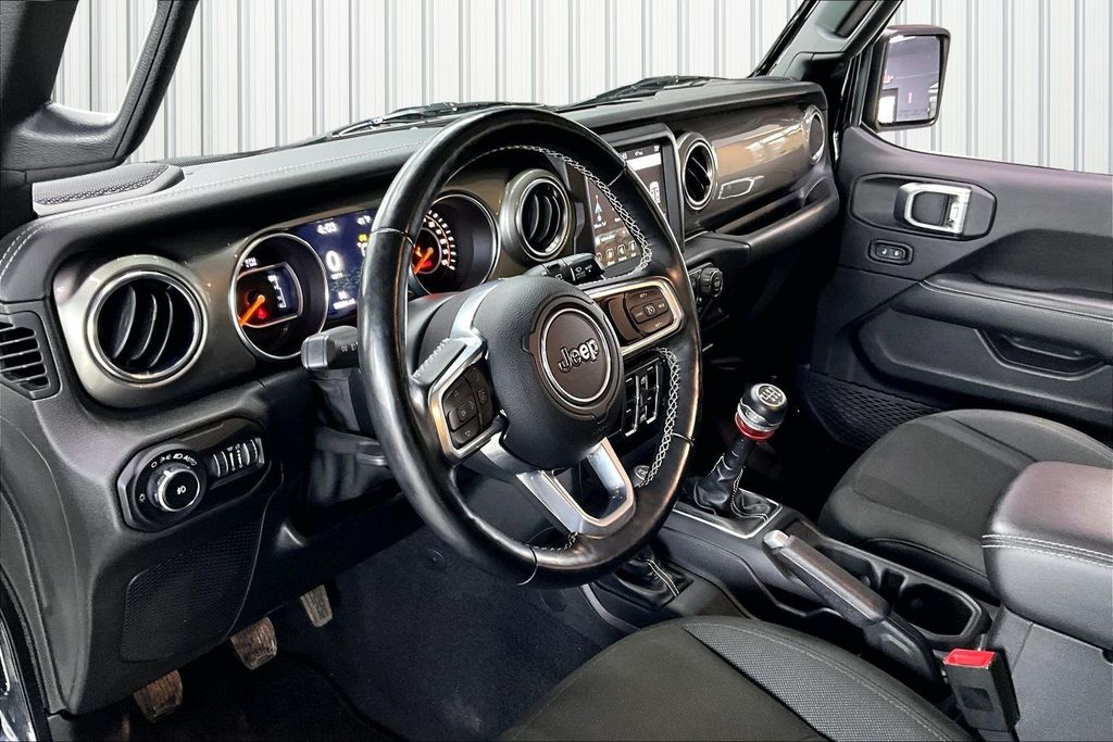 2020 Jeep Wrangler Unlimited Sahara - Photo 17
