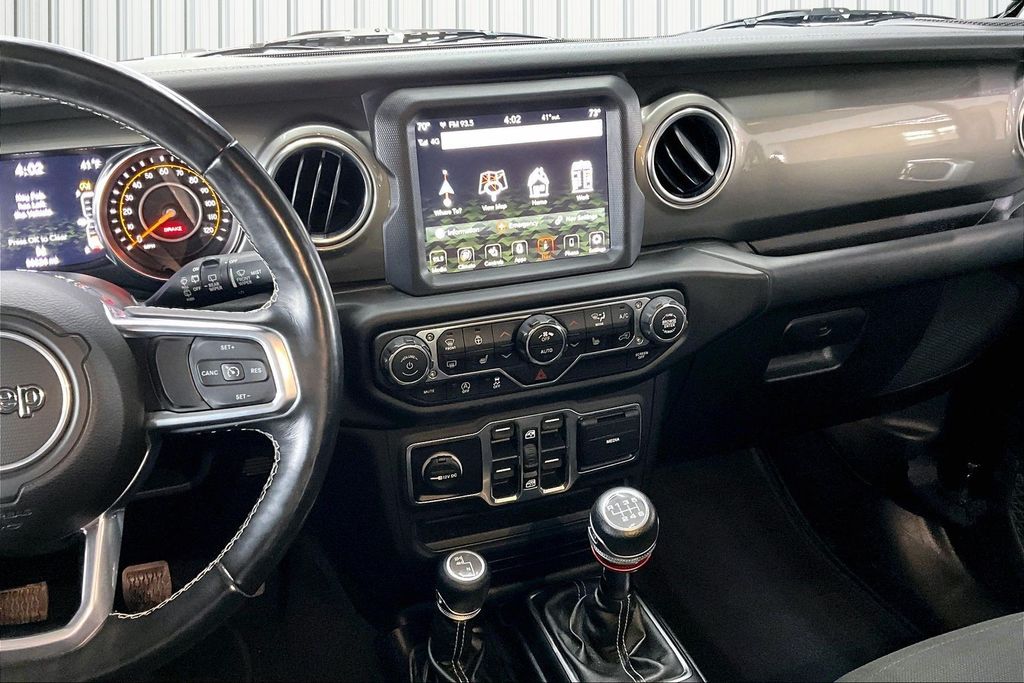 2020 Jeep Wrangler Unlimited Sahara - Photo 10
