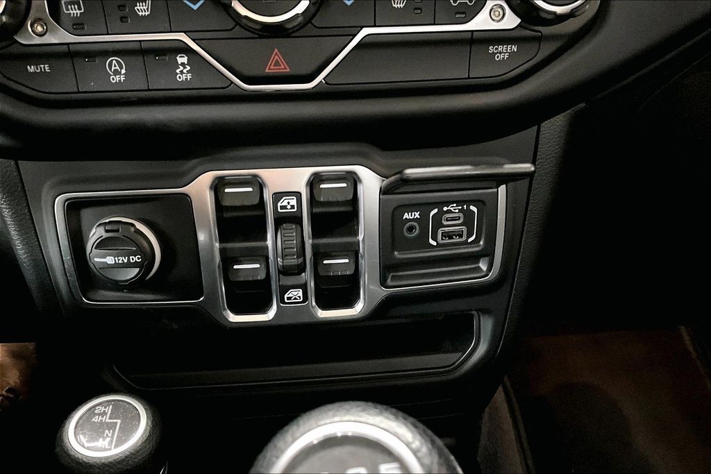 2020 Jeep Wrangler Unlimited Sahara - Photo 16
