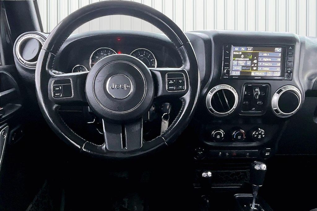 2017 Jeep Wrangler Unlimited Sahara - Photo 8