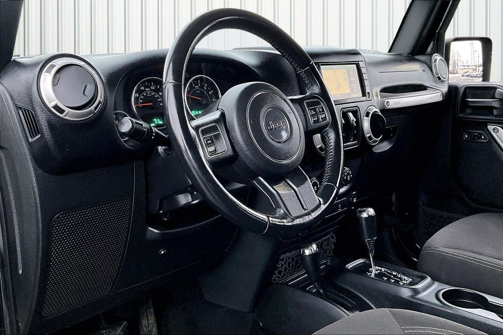 2017 Jeep Wrangler Unlimited Sahara - Photo 15