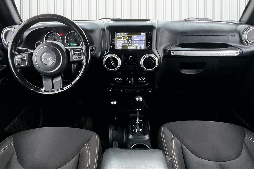 2017 Jeep Wrangler Unlimited Sahara - Photo 7