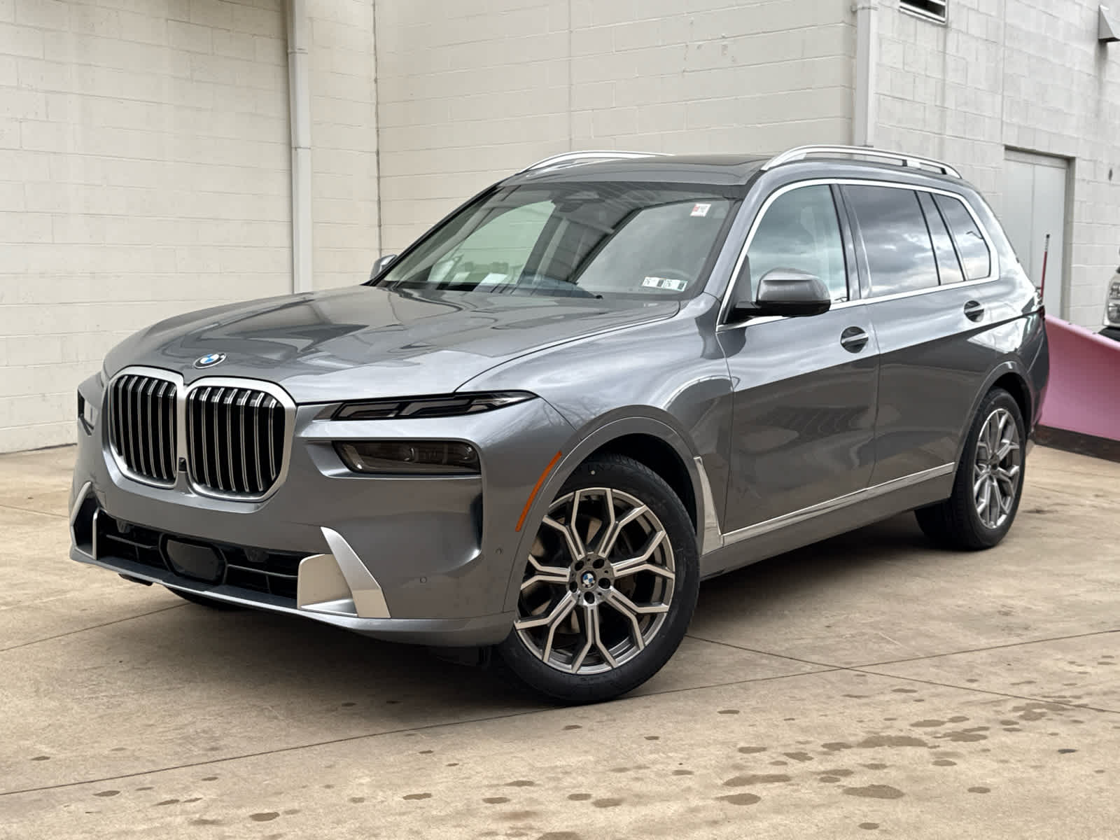 2023 BMW X7