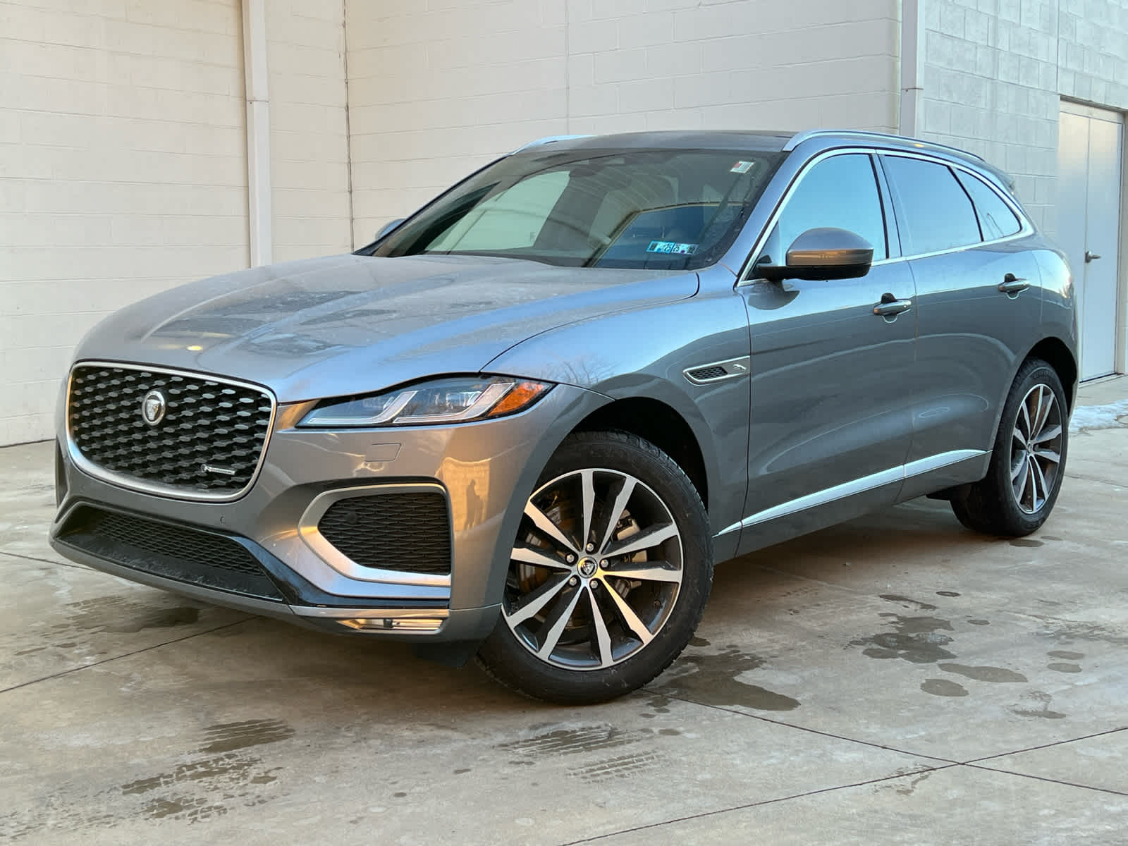 2025 Jaguar F-PACE R-Dynamic S