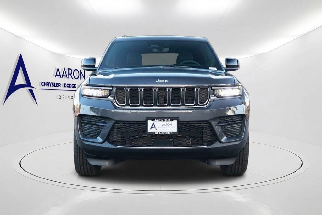Used 2025 Jeep Grand Cherokee Laredo X SUV