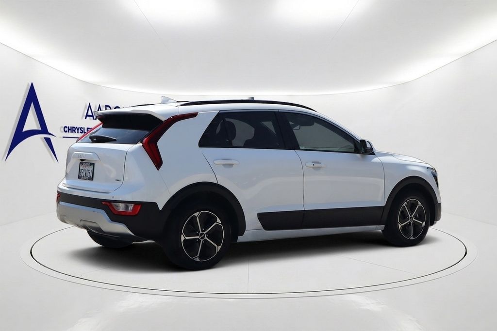 Used 2023 Kia Niro EX SUV