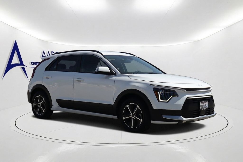 Used 2023 Kia Niro EX SUV