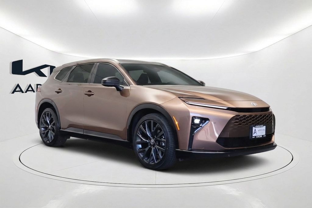 Used 2025 Toyota Crown Signia Limited SUV