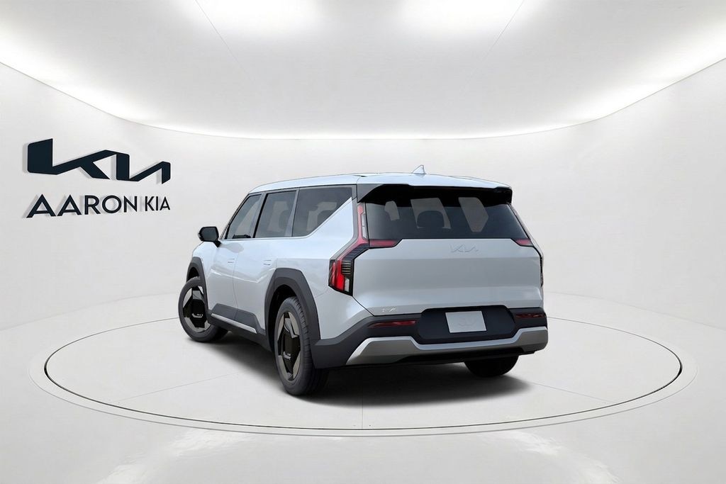 New 2026 Kia EV9 Light Long Range SUV