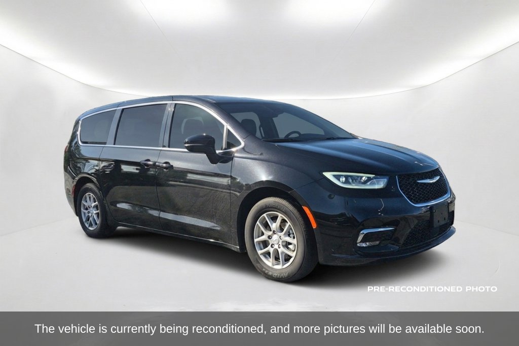 Used 2026 Chrysler Pacifica Select Minivan/Van