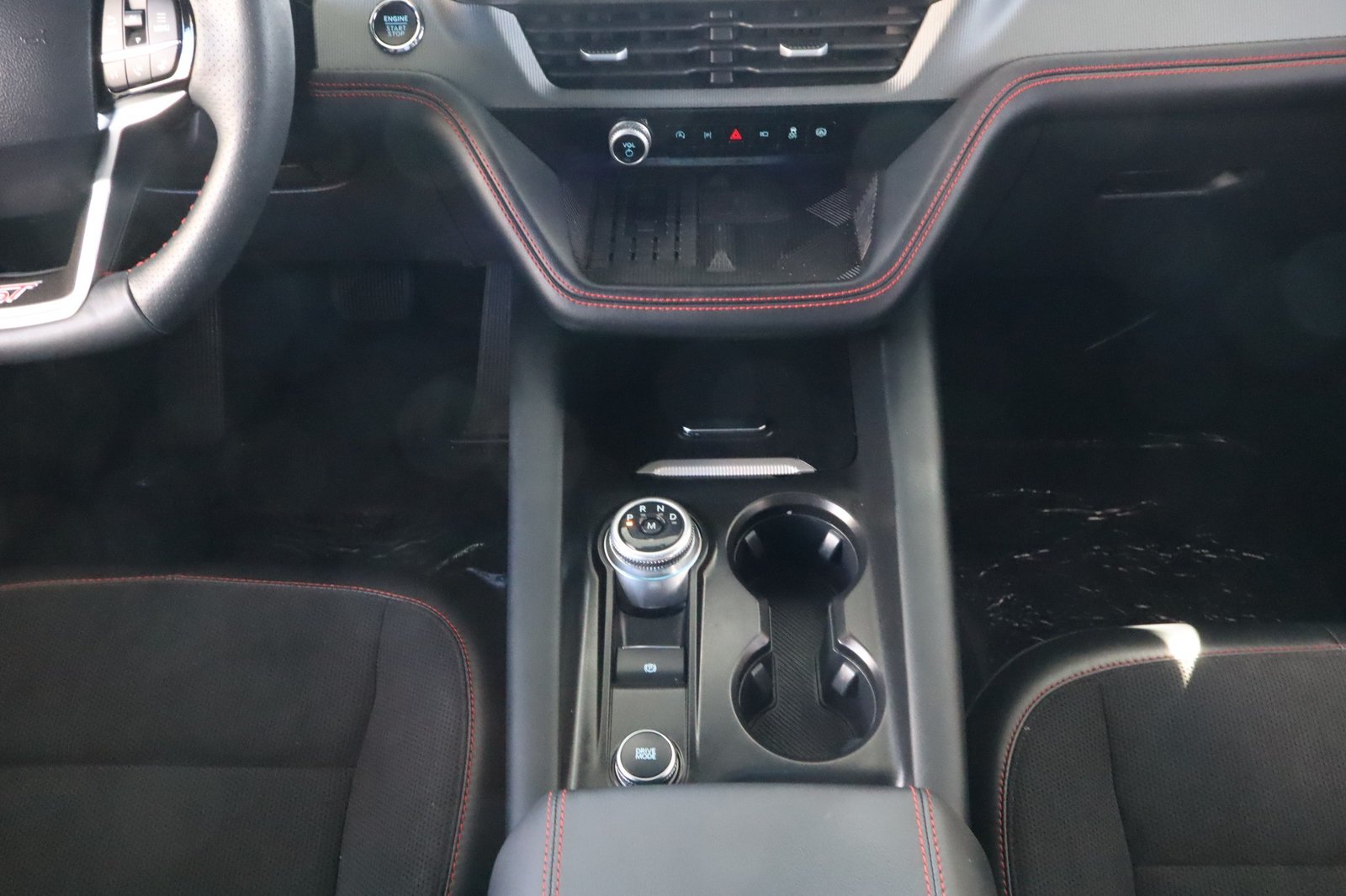 2025 Ford Explorer ST - Photo 32