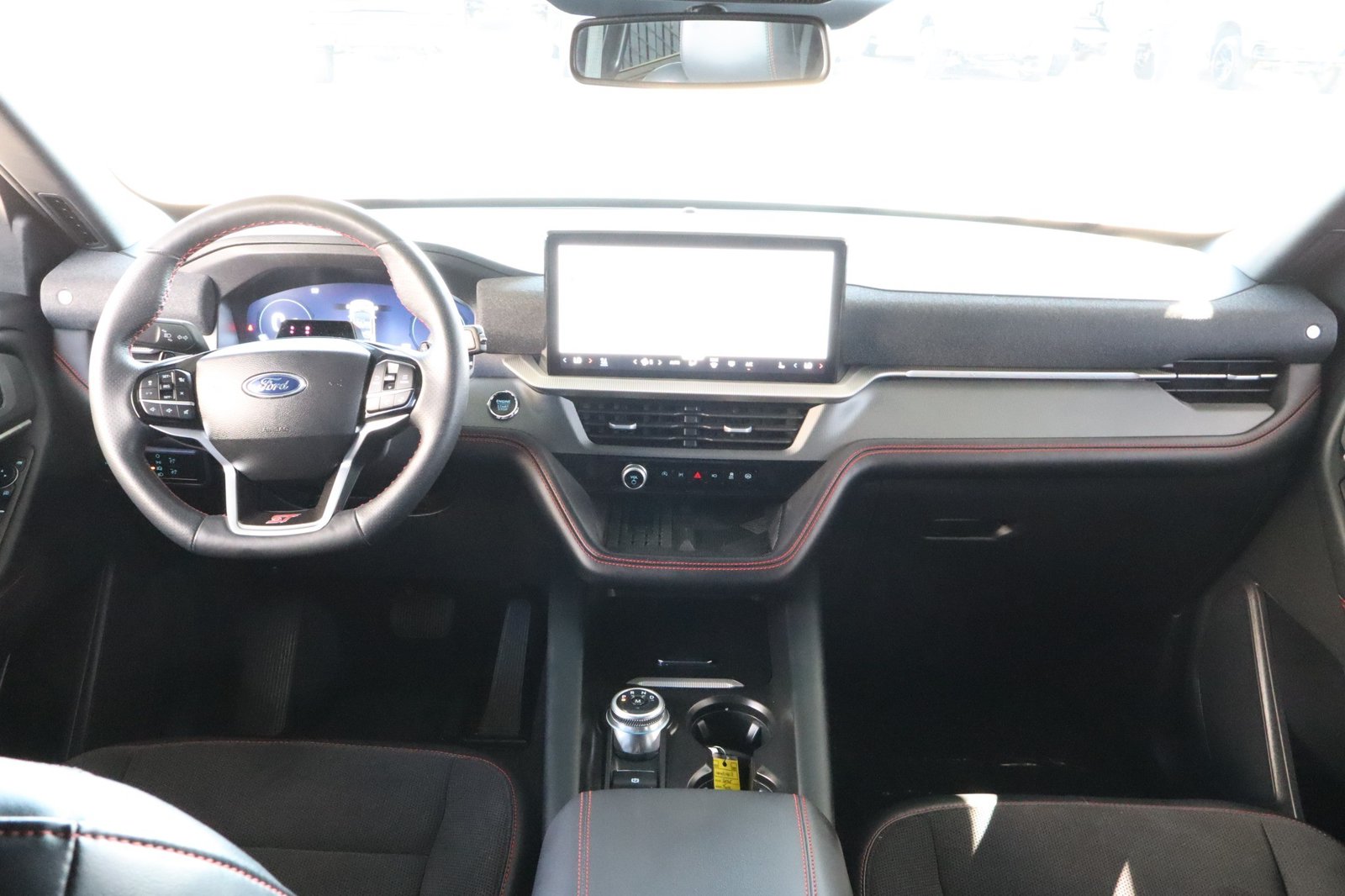 2025 Ford Explorer ST - Photo 27