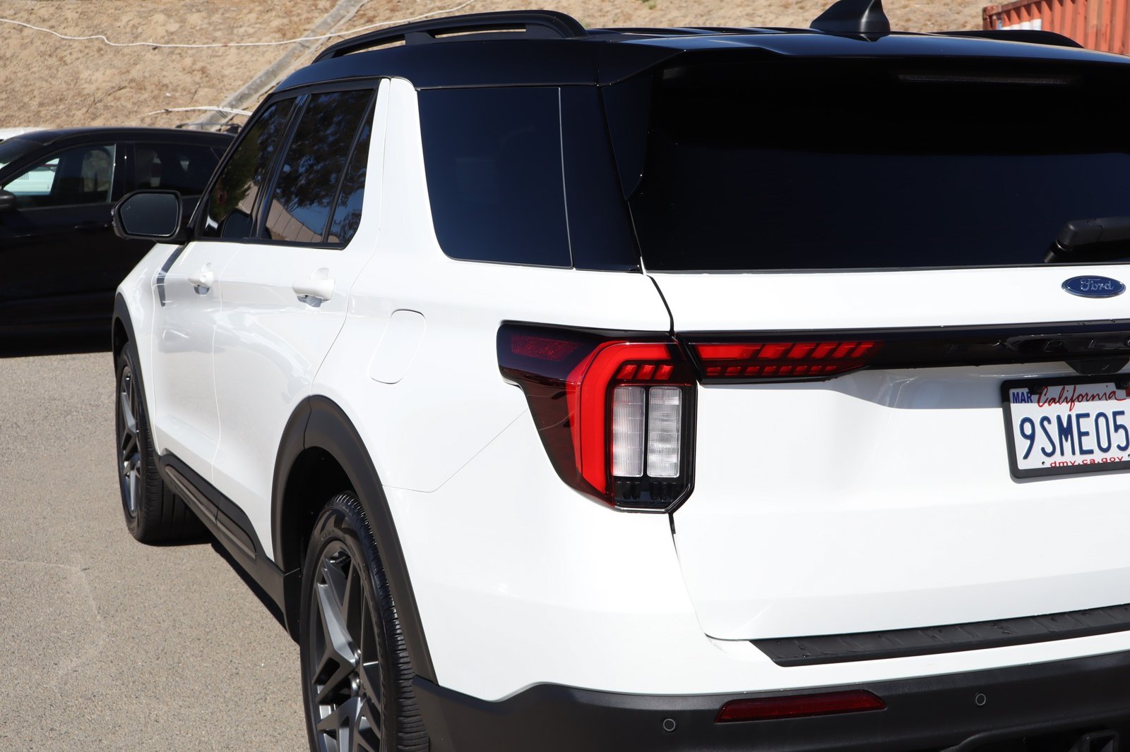 2025 Ford Explorer ST - Photo 16