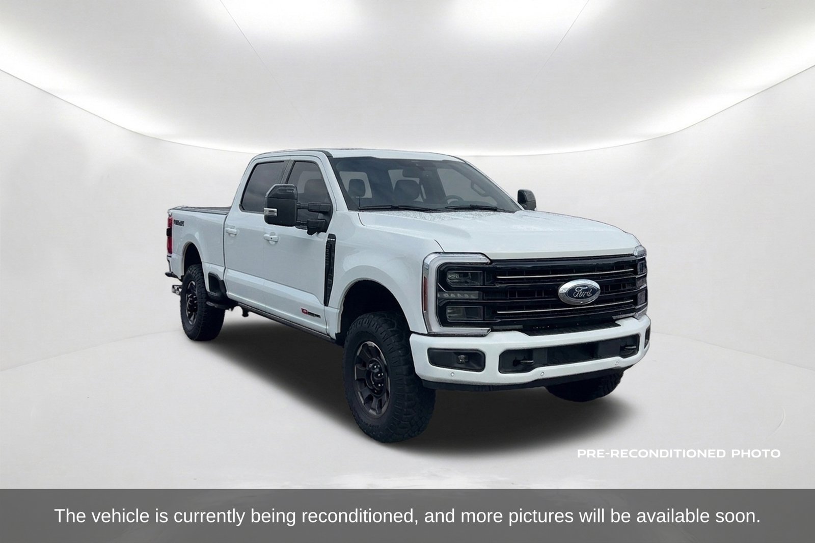 Used 2025 Ford F-250SD Platinum Truck