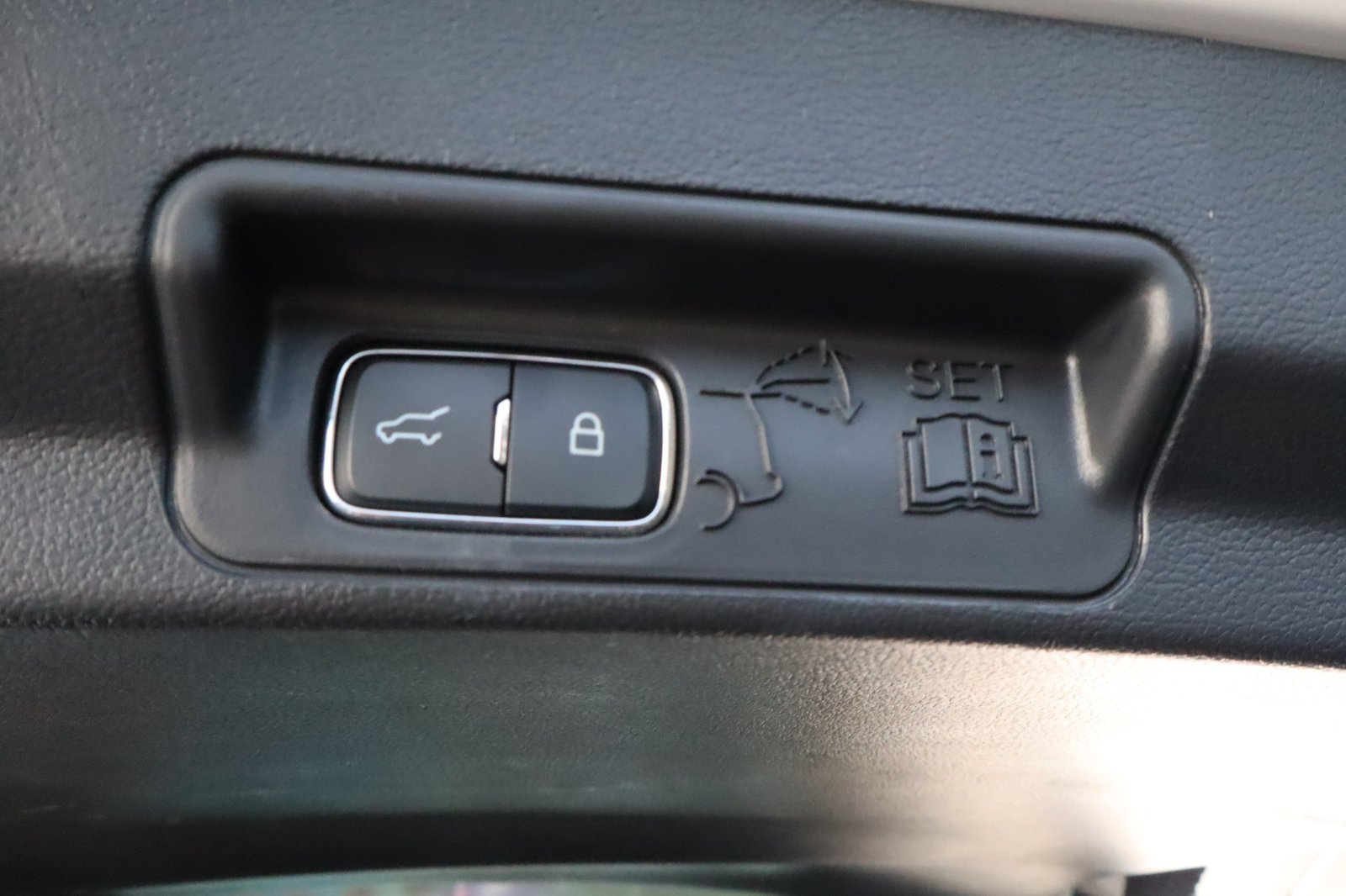 2025 Ford Explorer ST - Photo 39