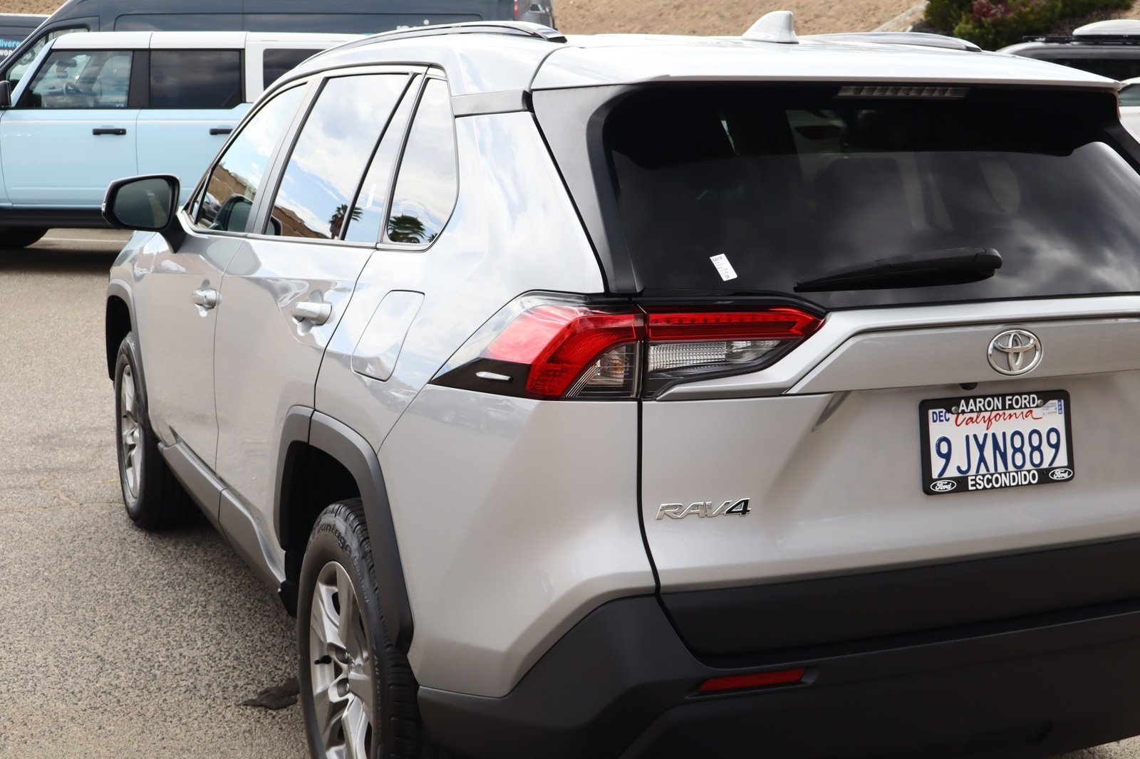 2024 Toyota RAV4 XLE - Photo 16