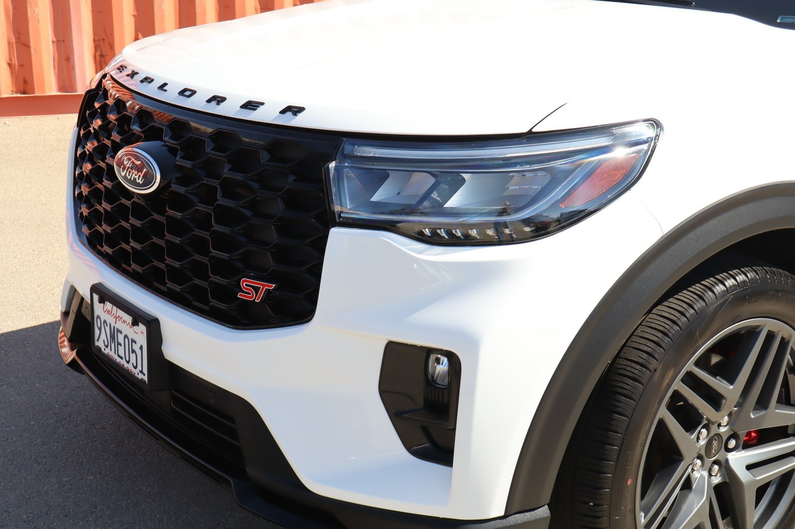 2025 Ford Explorer ST - Photo 8
