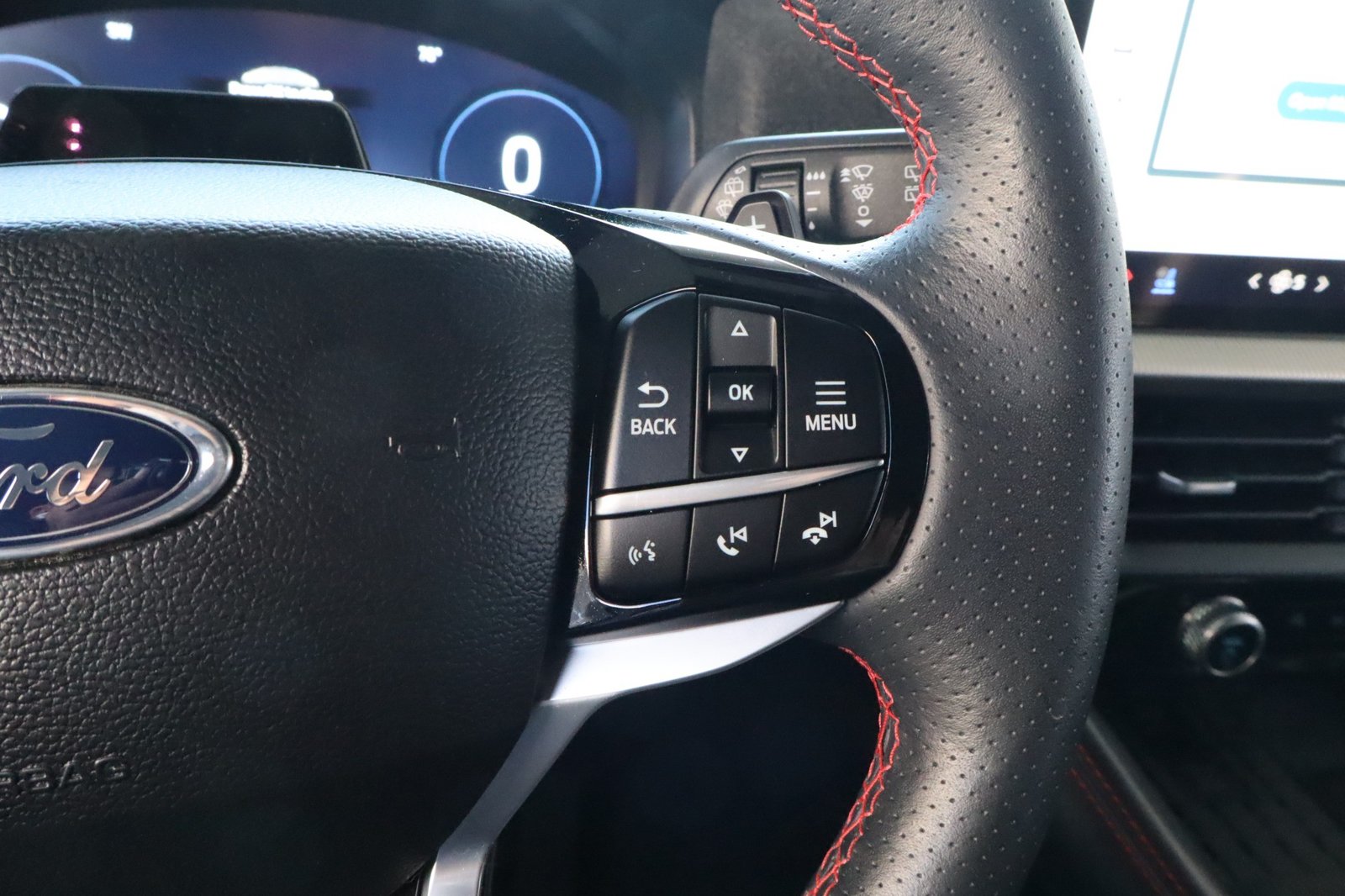 2025 Ford Explorer ST - Photo 25