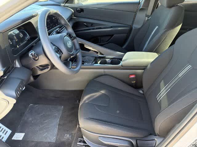 2026 Hyundai Elantra SEL - Photo 6