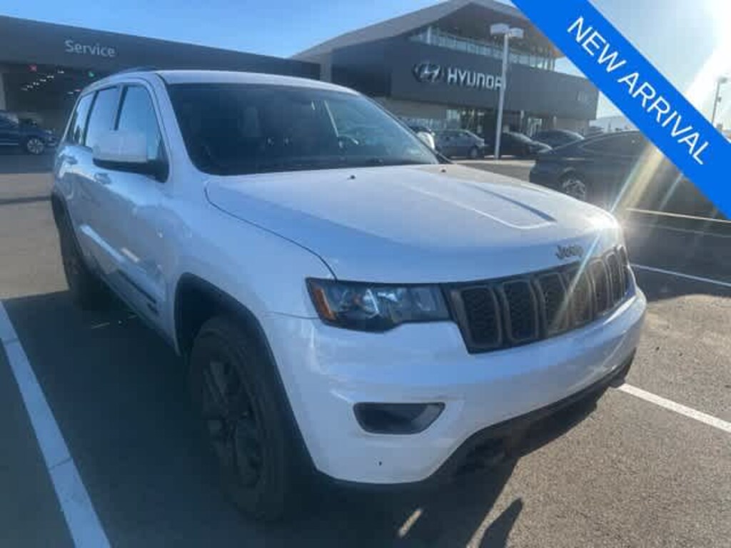 Used 2016 Jeep Grand Cherokee Laredo 4x4 SUV