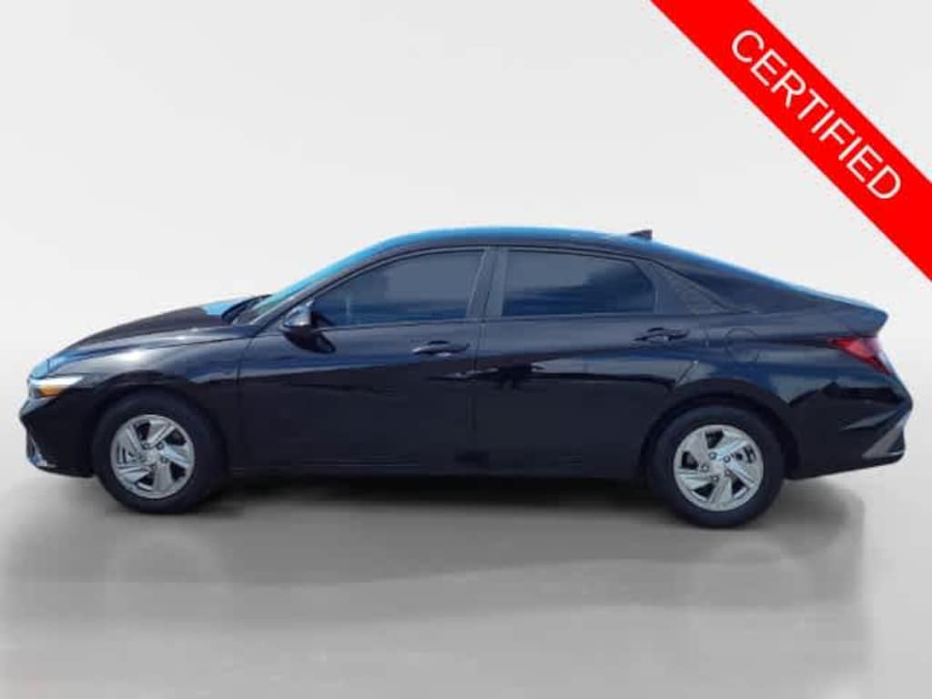 Certified 2025 Hyundai Elantra SE Sedan