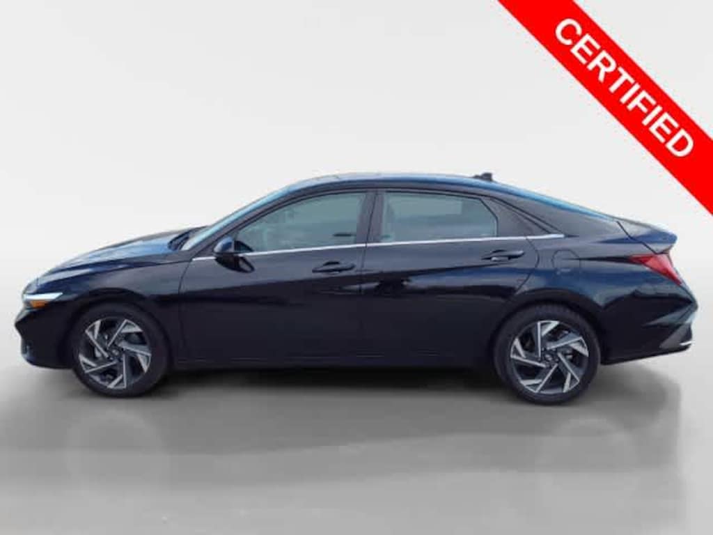Certified 2025 Hyundai Elantra SEL Convenience Sedan